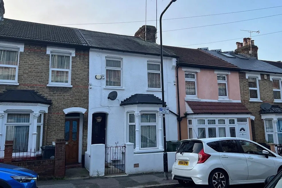 House withdrawn with 3 bedrooms through auction in 41 Gaywood Road