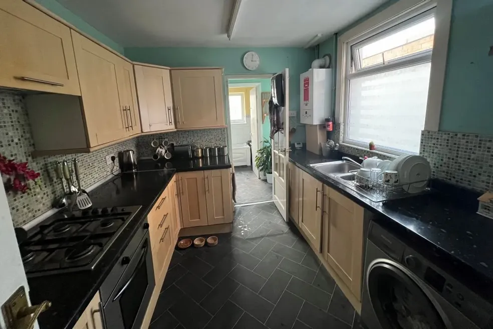 House withdrawn with 3 bedrooms through auction in 41 Gaywood Road