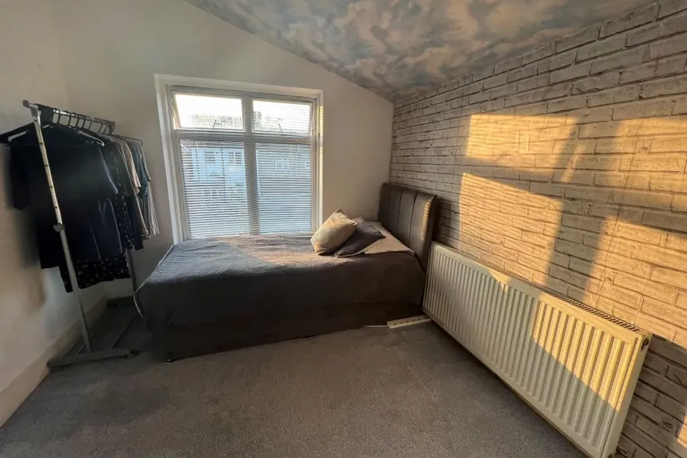 House withdrawn with 3 bedrooms through auction in 41 Gaywood Road