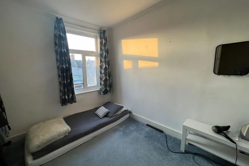 House withdrawn with 3 bedrooms through auction in 41 Gaywood Road