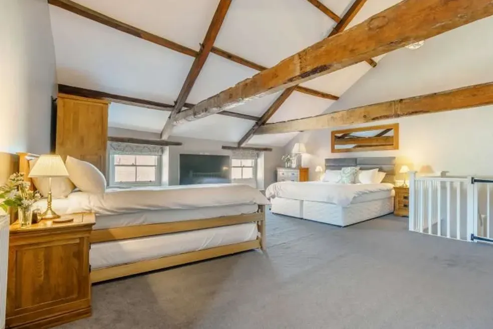 House sold with 7 bedrooms through auction in Harmby House, West End