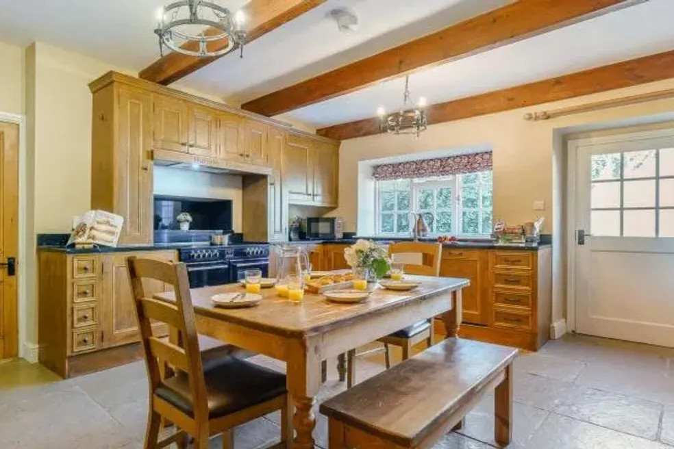 House sold with 7 bedrooms through auction in Harmby House, West End