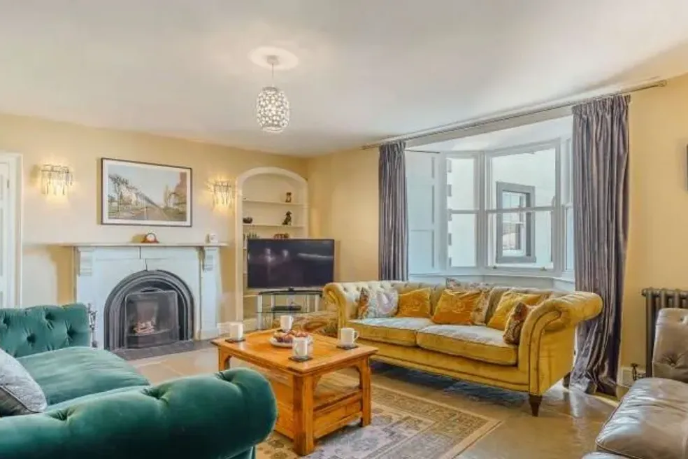 House sold with 7 bedrooms through auction in Harmby House, West End