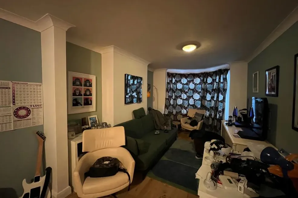 sold with 3 bedrooms through auction in 1 Saxon Avenue, Feltham