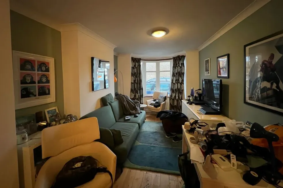 sold with 3 bedrooms through auction in 1 Saxon Avenue, Feltham