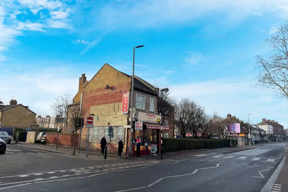 Leisure Hospitality sold through auction in 422 Forest Road