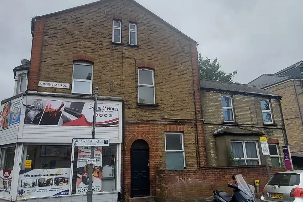 Flat with 1 bedroom through auction in 130A Hoe Street, Walthamstow