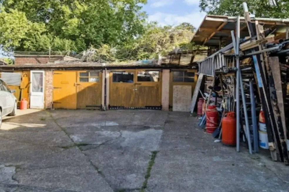 Land Development through auction in Land & Garages, 244 Kempton Road