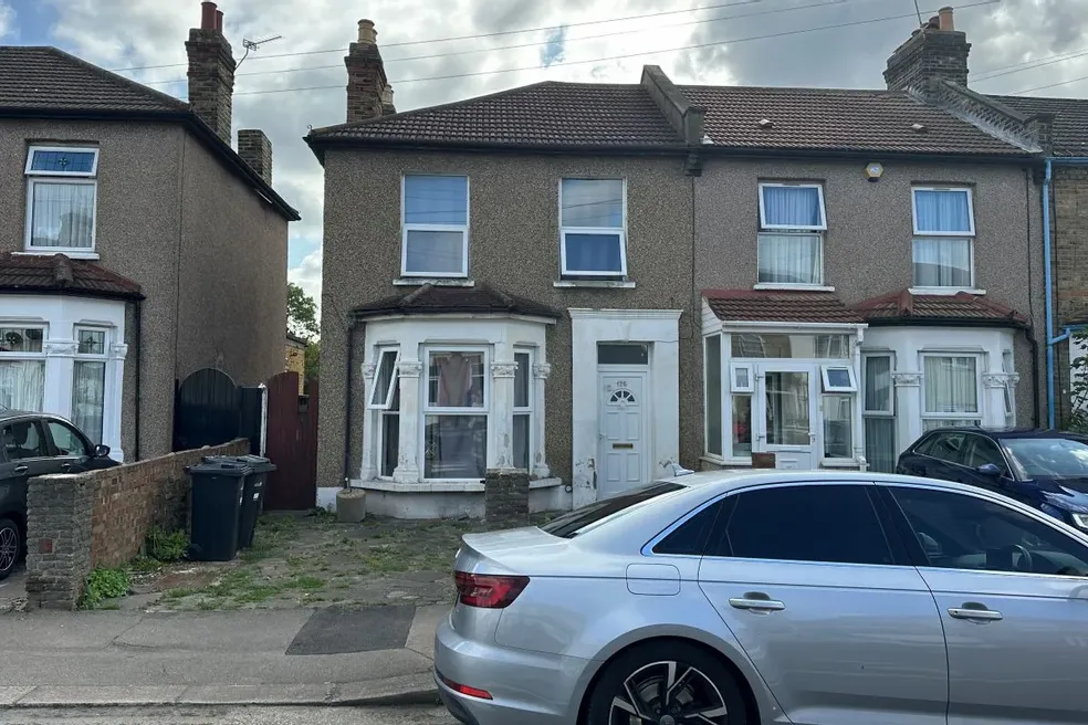 House with 3 bedrooms through auction in 126 Chester Road, Ilford