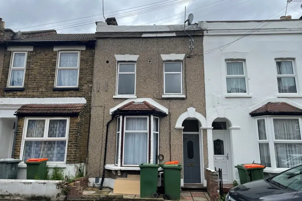 House sold with 2 bedrooms through auction in 91 Tower Hamlets Road