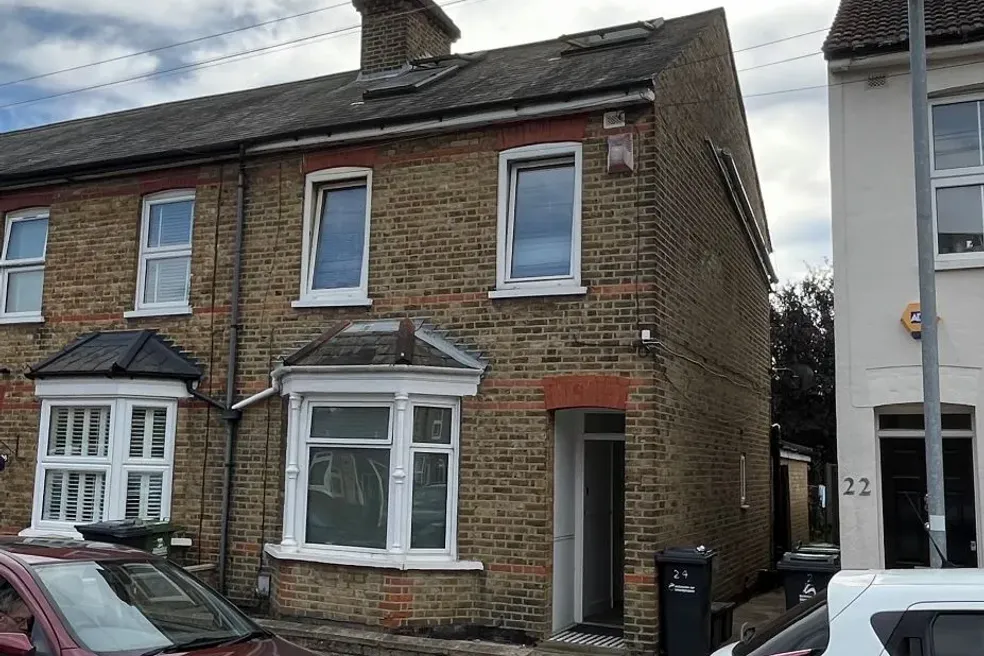 House sold with 5 bedrooms through auction in 24 Forest Road, Cheshunt