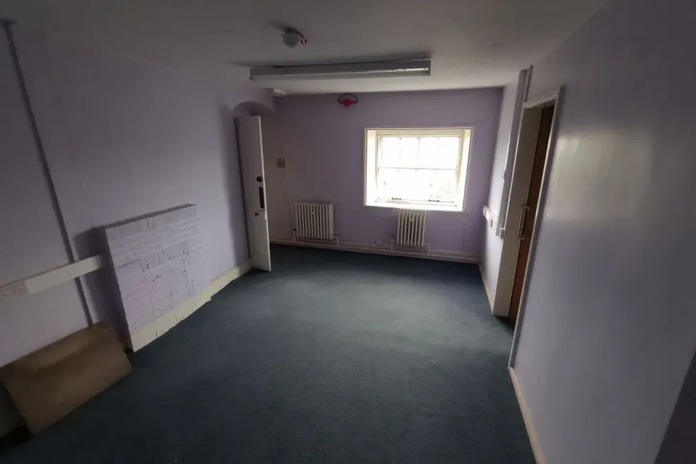 Flat sold with 5 bedrooms through auction in 2 Frenchgate, Richmond