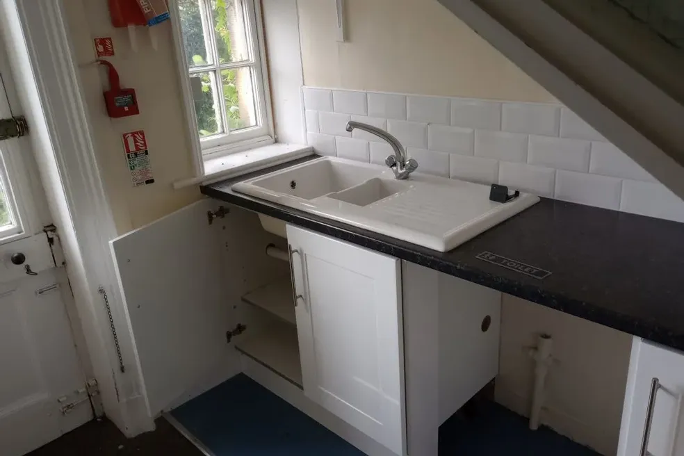 Flat sold with 5 bedrooms through auction in 2 Frenchgate, Richmond