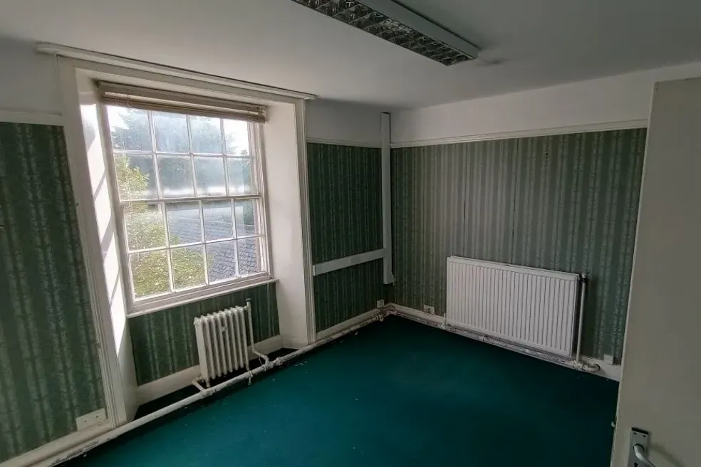 Flat sold with 5 bedrooms through auction in 2 Frenchgate, Richmond