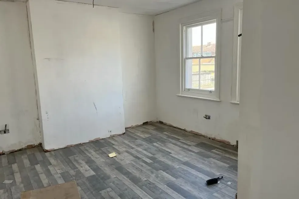 Flat sold with 10 bedrooms through auction in The Junction, 99 Station