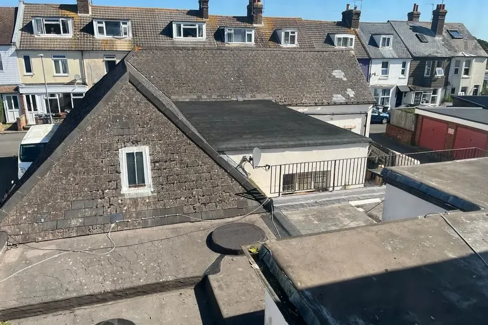 Flat sold with 10 bedrooms through auction in The Junction, 99 Station