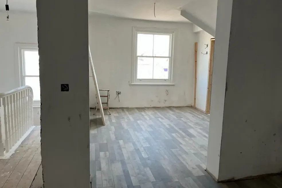 Flat sold with 10 bedrooms through auction in The Junction, 99 Station