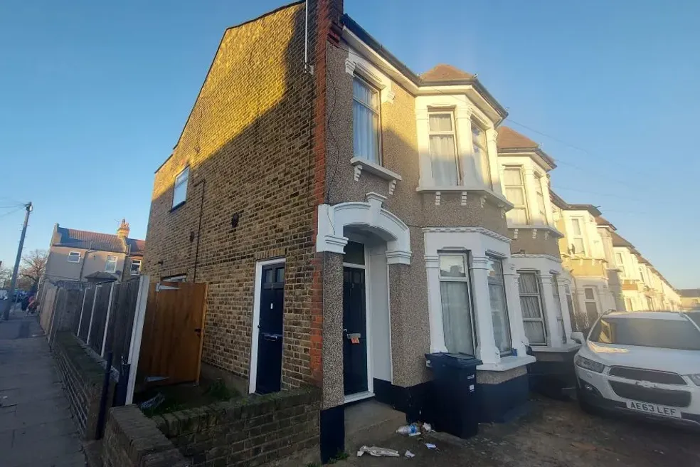House sold with 1 bedroom through auction in 1 and 1a Clandon Road