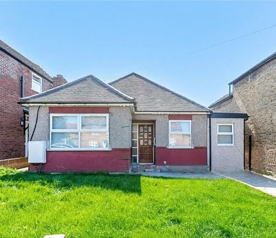 48 Claremont Road, Hornchurch, Essex, RM11 1BZ -  Strettons