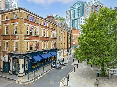 16-18 Brushfield Street, Spitalfields, London, E1 6AN -  Strettons