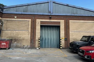Unit D, Coppetts Centre, London, N12 0SH -  Strettons