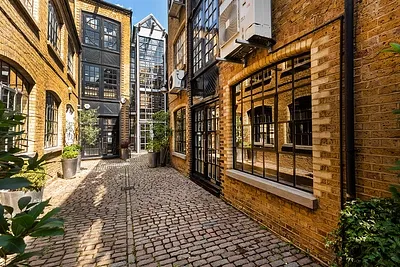 5 Printing House Yard, Hackney Road, London, E2 7PR -  Strettons