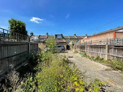 108B Woodhouse Road, London, E11 3NA -  Strettons