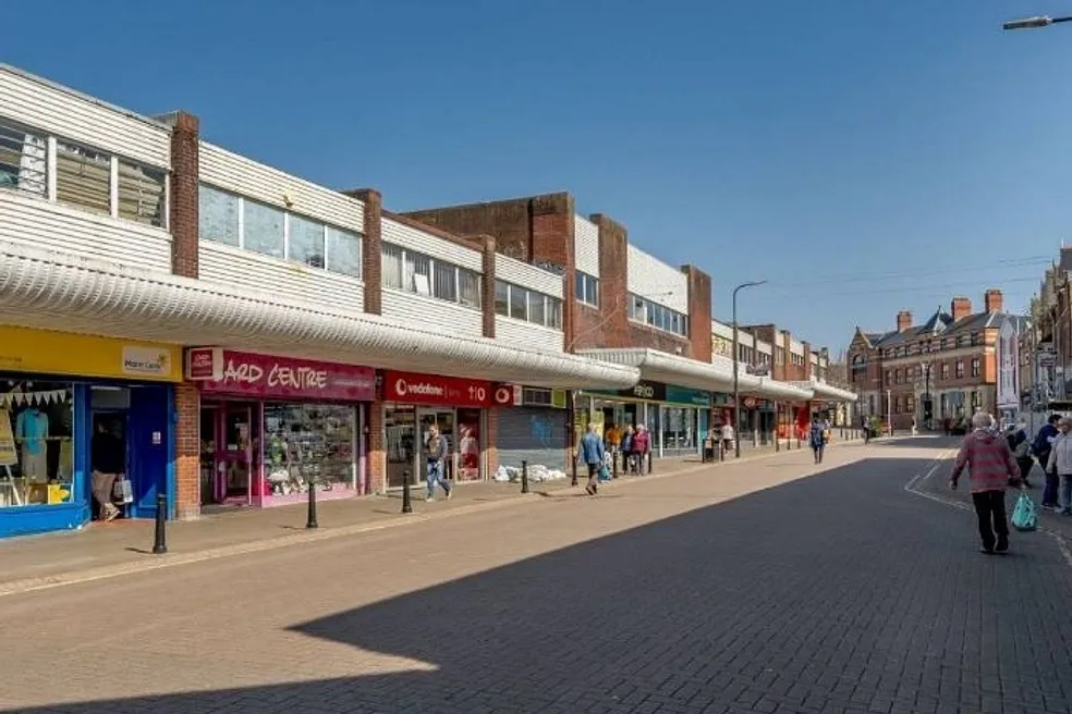 FREEHOLD COMMERCIAL INVESTMENT ENTIRELY LET TO VODAFONE AT £18,800 P.A.