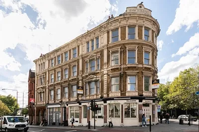 357 Goswell Road, Islington, London, EC1V 7JL -  Strettons
