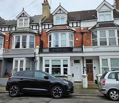 3 Reginald Road, Bexhill, East Sussex, TN39 3PH -  Strettons