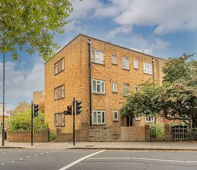 5 Medina Lodge, 82 Isledon Road, London, Islington, N7 7JT -  Strettons