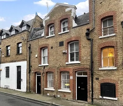 Flat 2, 67 Lant Street, London, Southwark, SE1 1QN -  Strettons