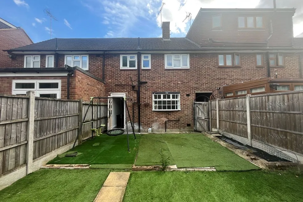 FREEHOLD VACANT THREE BEDROOM TERRACED HOUSE