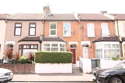 Landseer Avenue, Manor Park, London -  Strettons