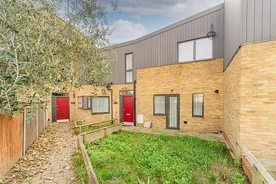 Chestnut Avenue, London, Greater London, E7 -  Strettons