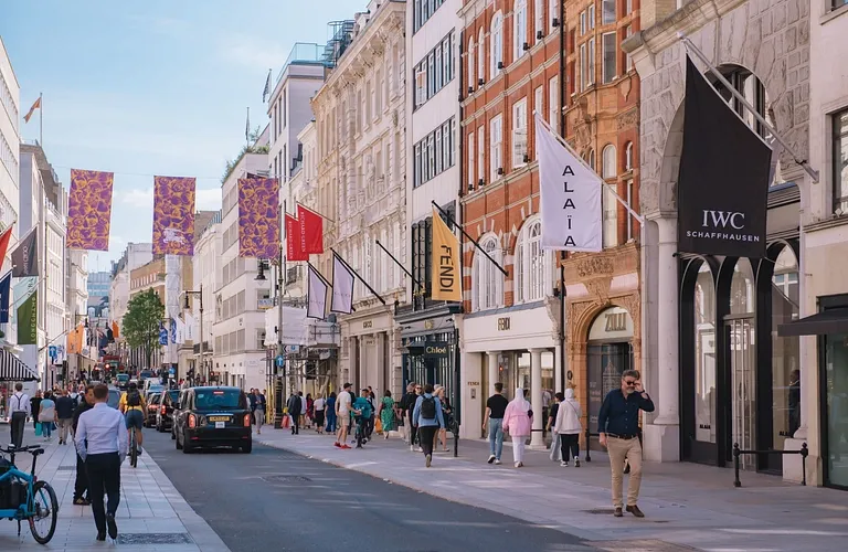 Retail and Leisure property services - Strettons