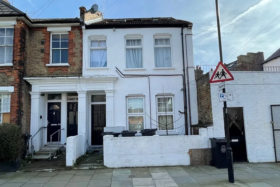 Flat 5, 34A Geldeston Road, Hackney, London, Hackney, E5 8SB -  Strettons