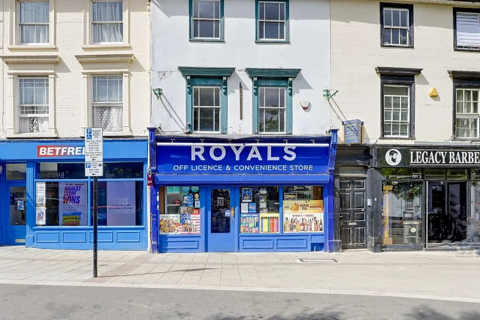 9 Bank Street, Braintree, Essex, CM7 1UG -  Strettons