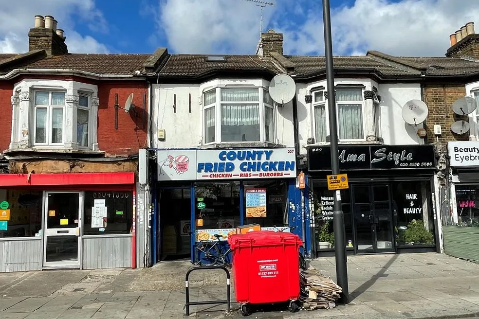 FREEHOLD MIXED-USE COMMERCIAL & RESIDENTIAL PROPERTY PROD. £55,200 P.A.