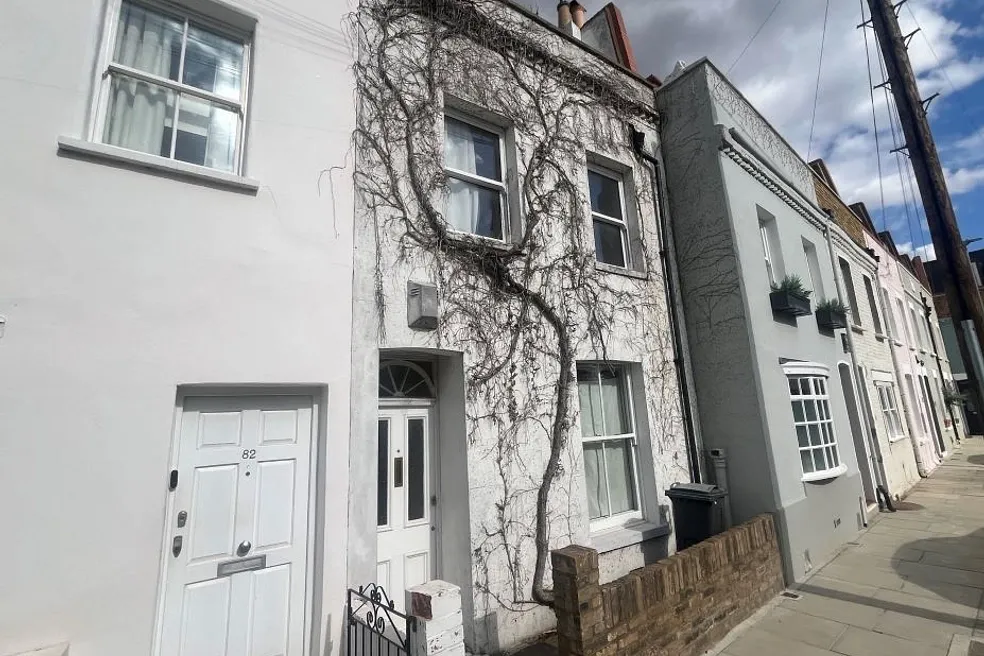 Freehold Four Bedroom Vacant Terrace House with Rear Garden and Balcony