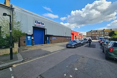 2A Shrubland Road, Leyton, London, E10 7RB - Strettons