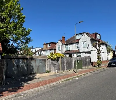 25 The Drive, Golders Green, London, NW11 9SX -  Strettons