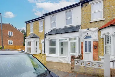 Daventry Avenue, London, Greater London, E17 - Strettons