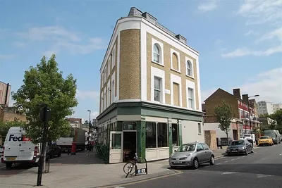Well Street, Hackney, London, E9 - Strettons