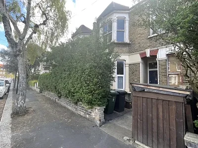 Murchison Road, Leyton, London, E10 -  Strettons