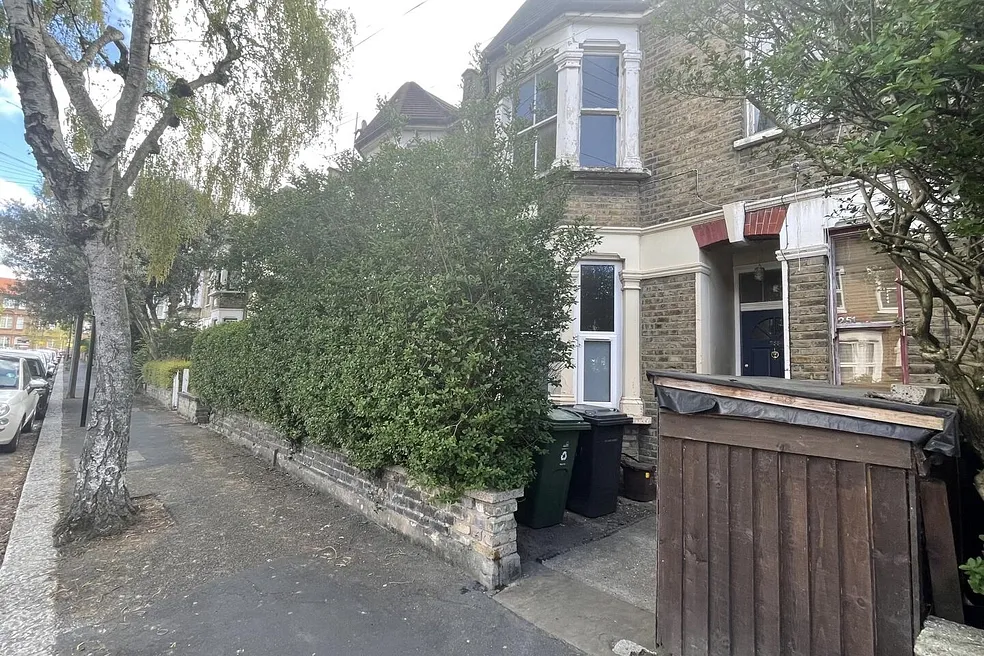 Murchison Road, Leyton, London, E10 -  Strettons