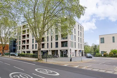 Chiswick High Road, London - Strettons