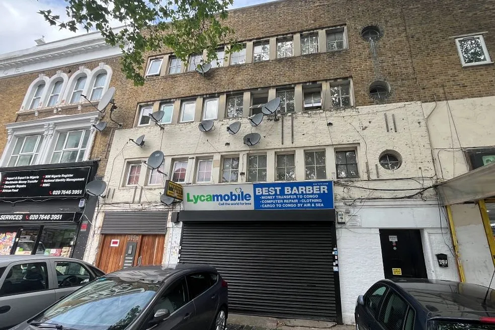 Flat 5, 315 Barking Road, London, Canning Town, E13 8EE -  Strettons