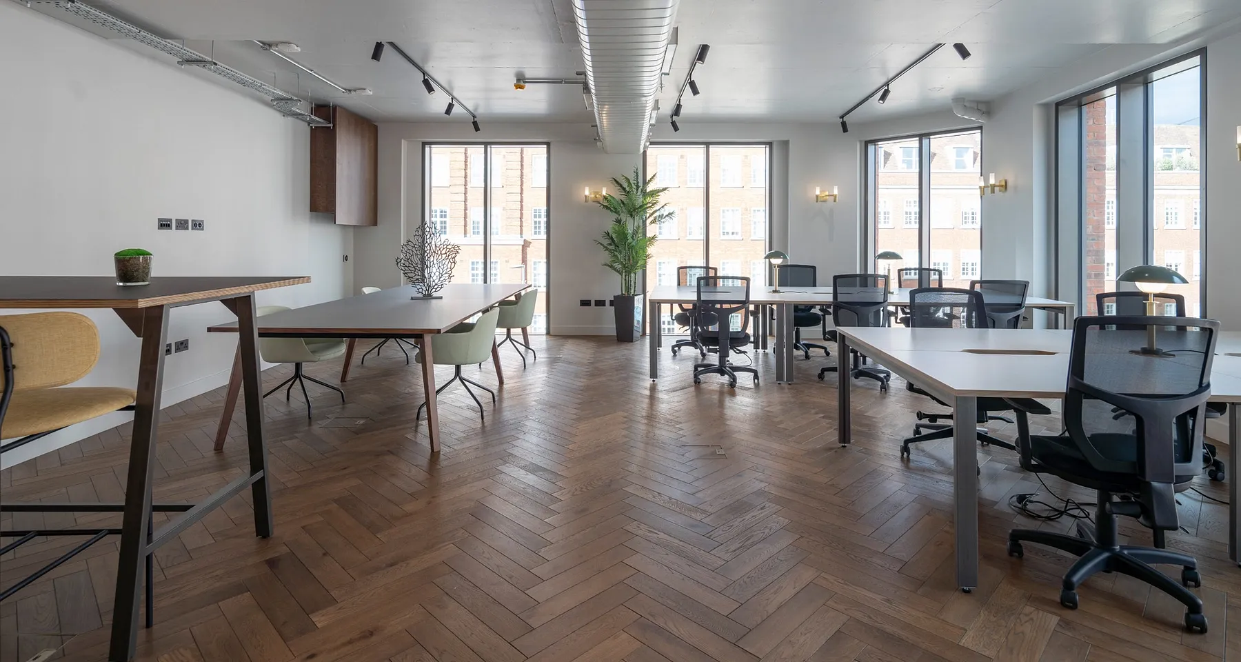 Private Office To Rent, London, W8 – photo 1
