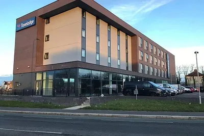 Unit 1A, London East Business & Technical Park, Yewtree Avenue, Dagenham, Essex, RM10 7XS -  Strettons